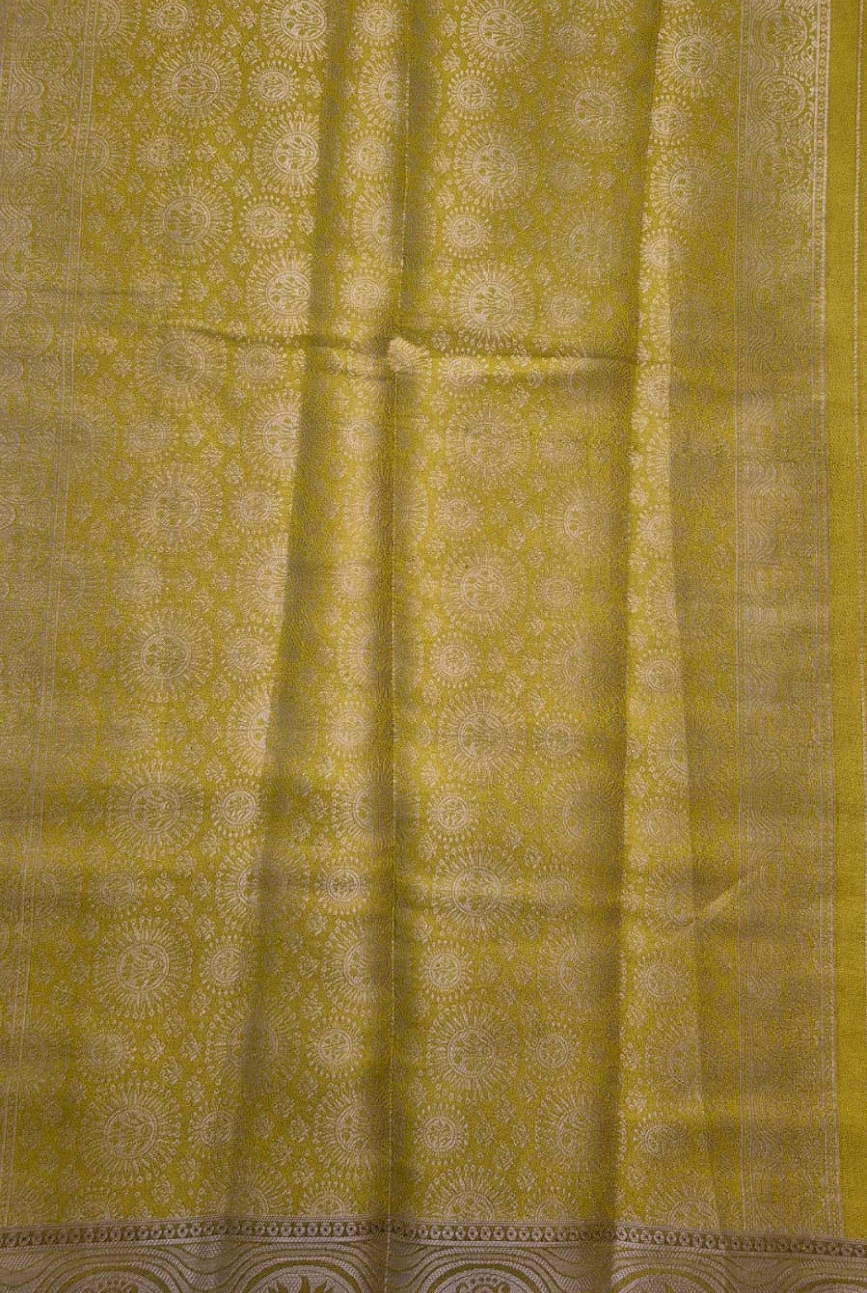 Banarasi Traditional saree (1 piece)