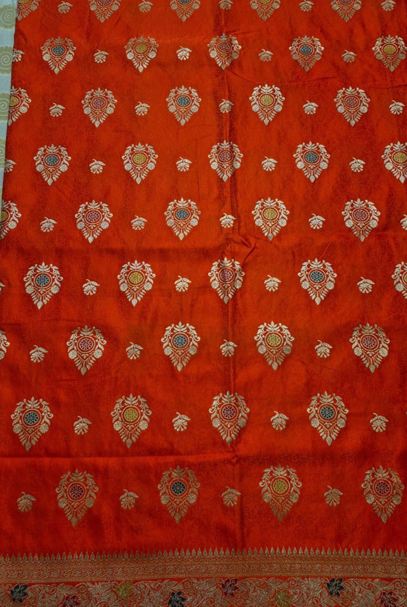 Banarasi Traditional saree (1 piece)