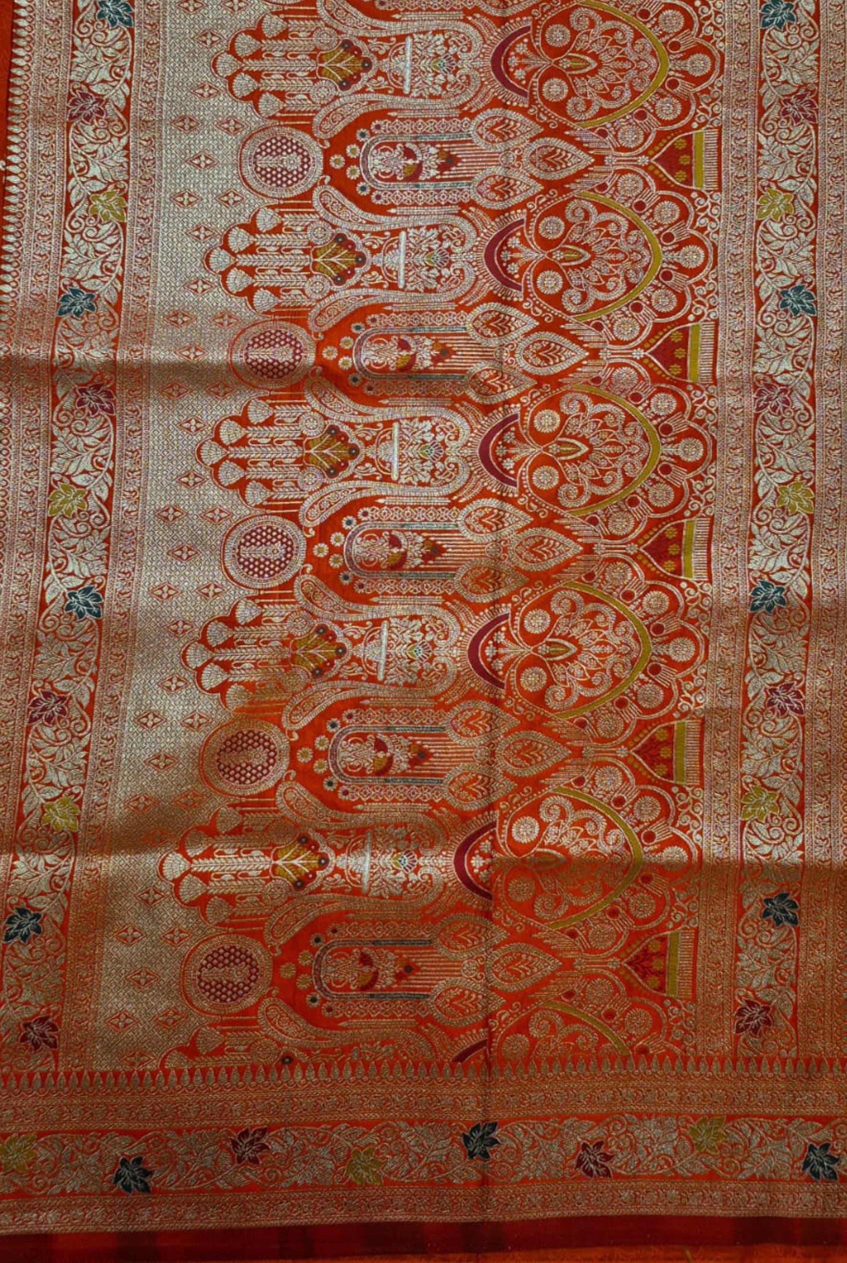 Banarasi Traditional saree (1 piece)