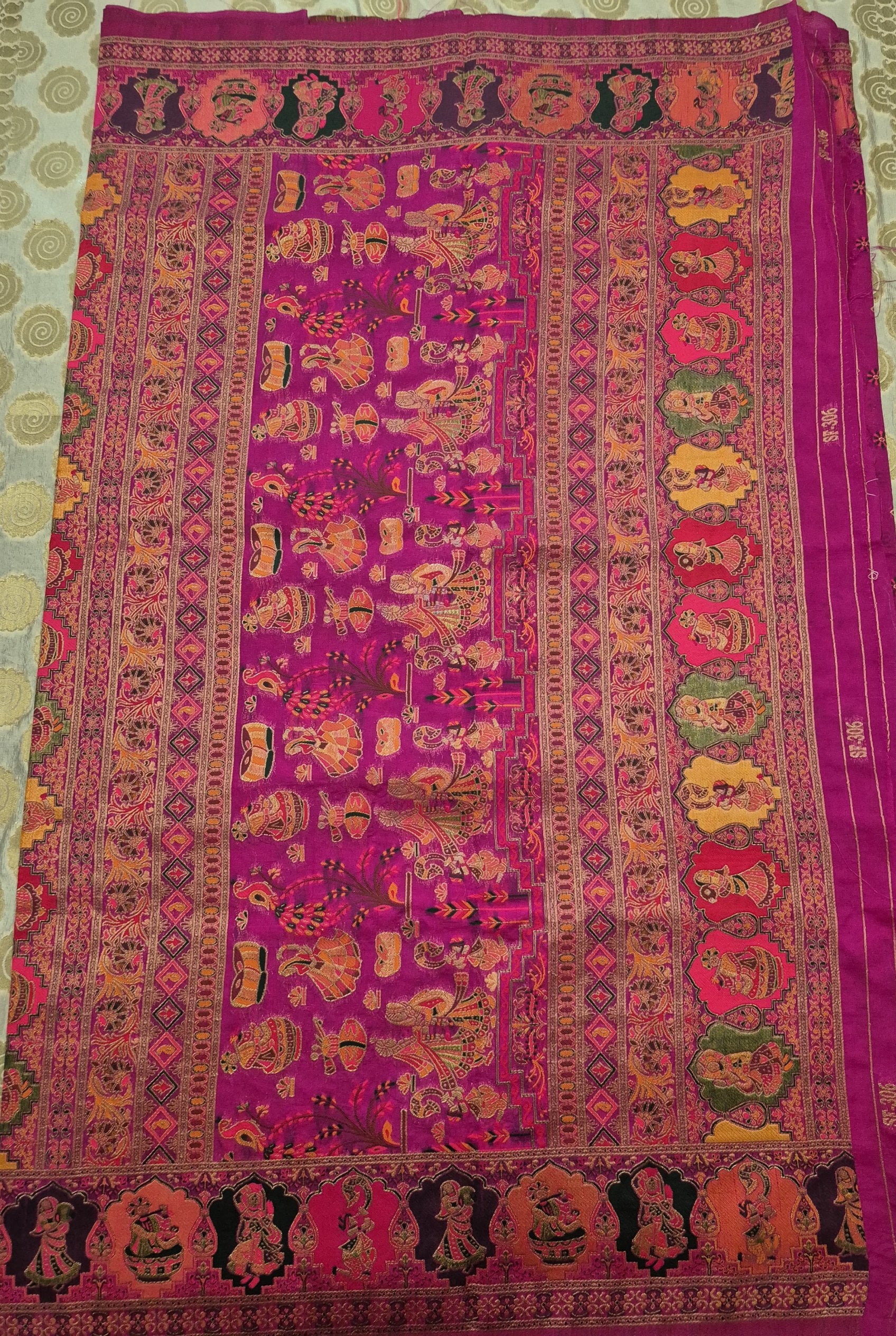 Banarasi Traditional saree (1 piece)