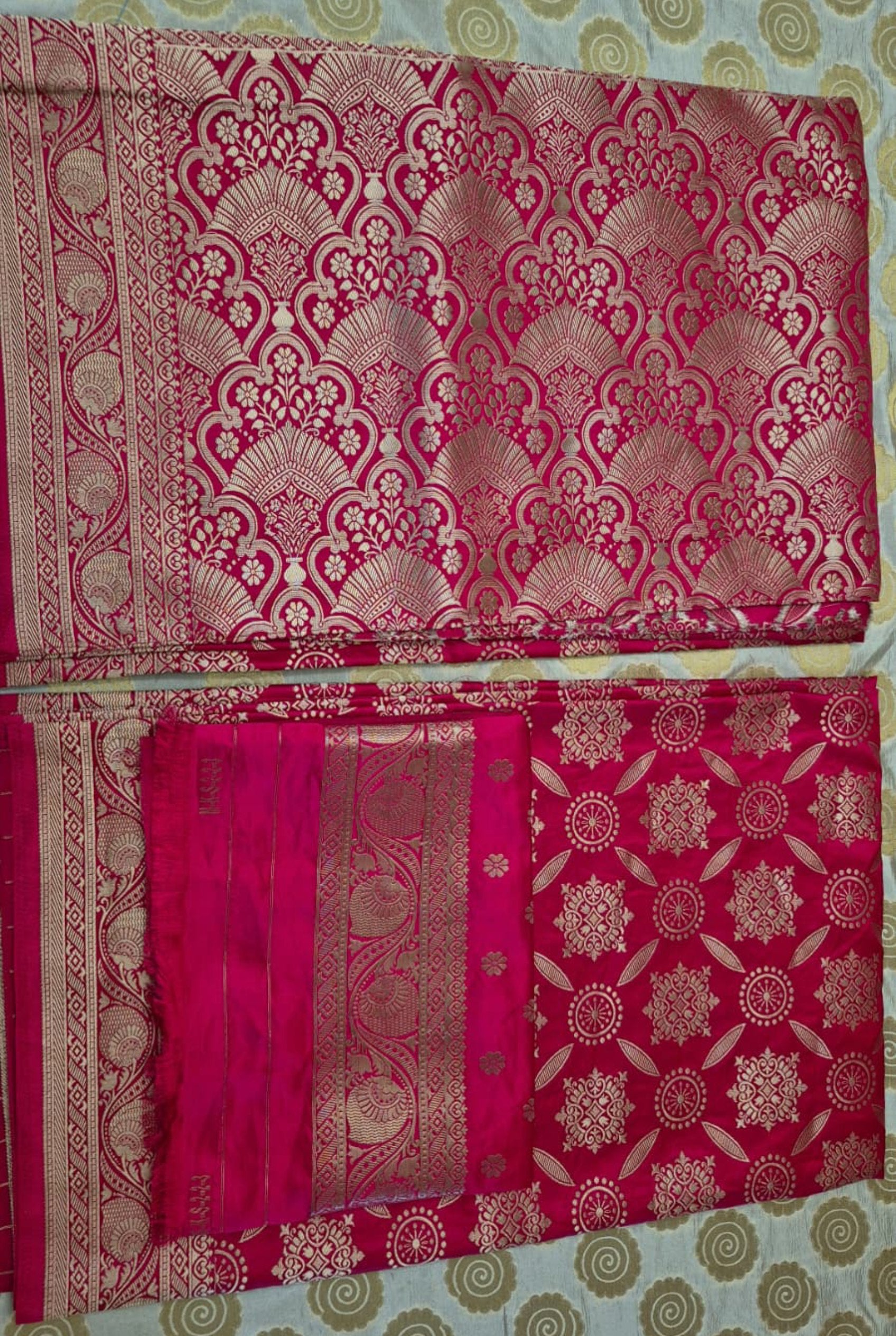 Eeshas Davani Saree - Banarasi Saree (2 piece set)