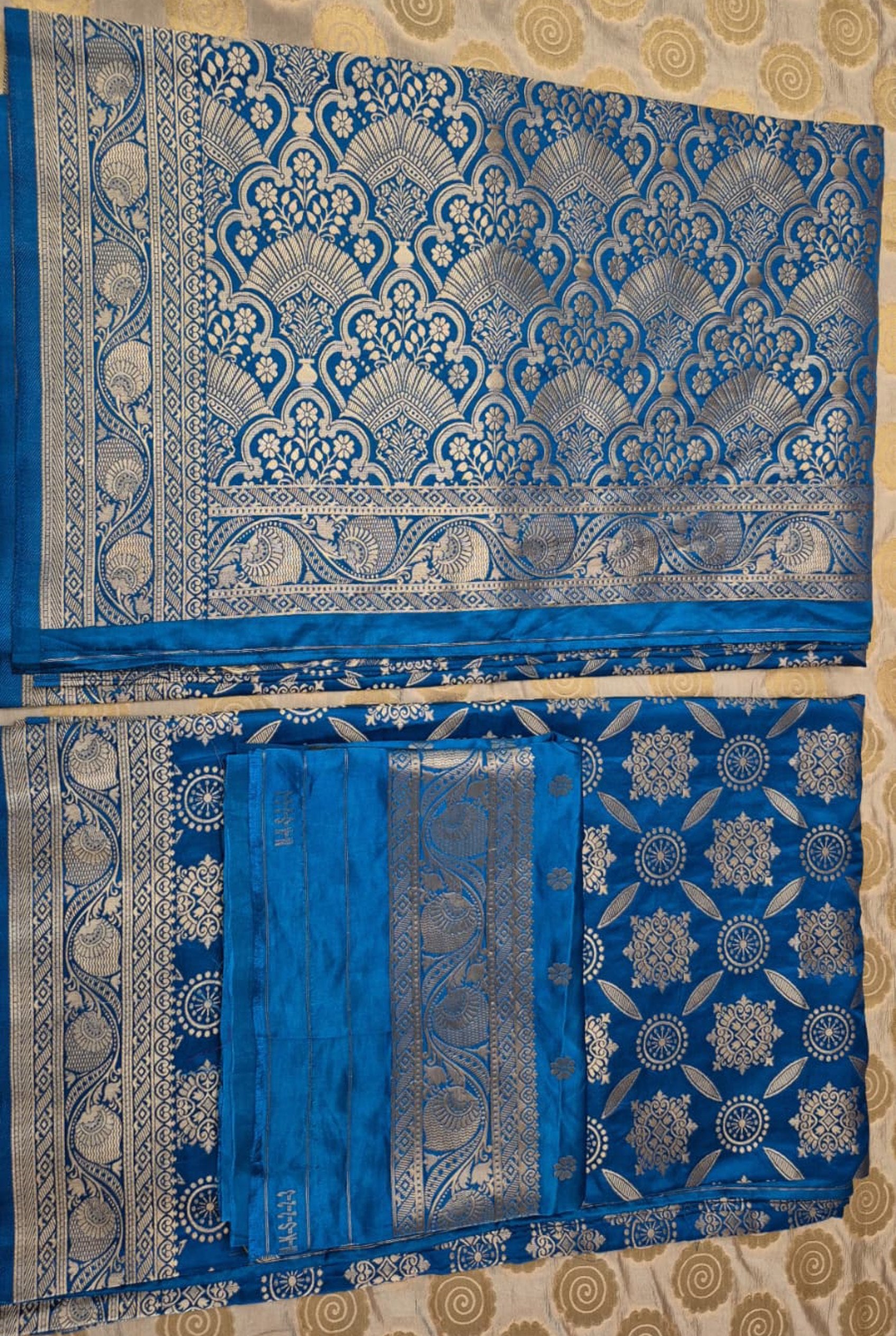Eeshas Davani Saree - Banarasi Saree (2 piece set)